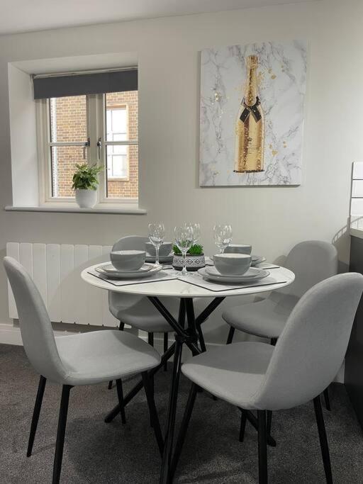 Cedar House - 2 Bed House With Free Parking In Town Centre! By Shortstays4U King's Lynn Exteriér fotografie