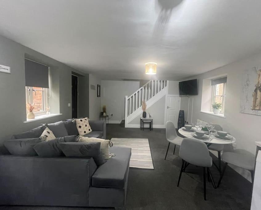 Cedar House - 2 Bed House With Free Parking In Town Centre! By Shortstays4U King's Lynn Exteriér fotografie